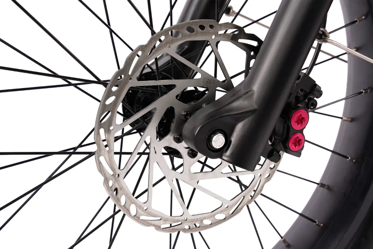4-Piston Hydraulic Brakes