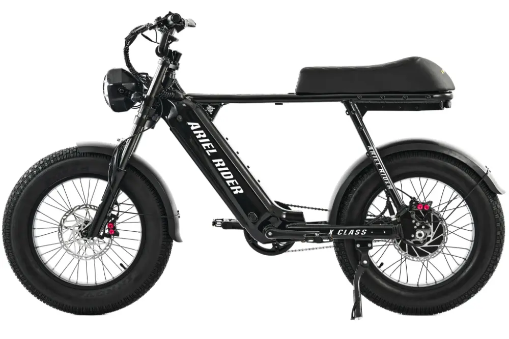Black electric bike with 'Ariel Rider' branding on a white background #Version_Cafe Racer