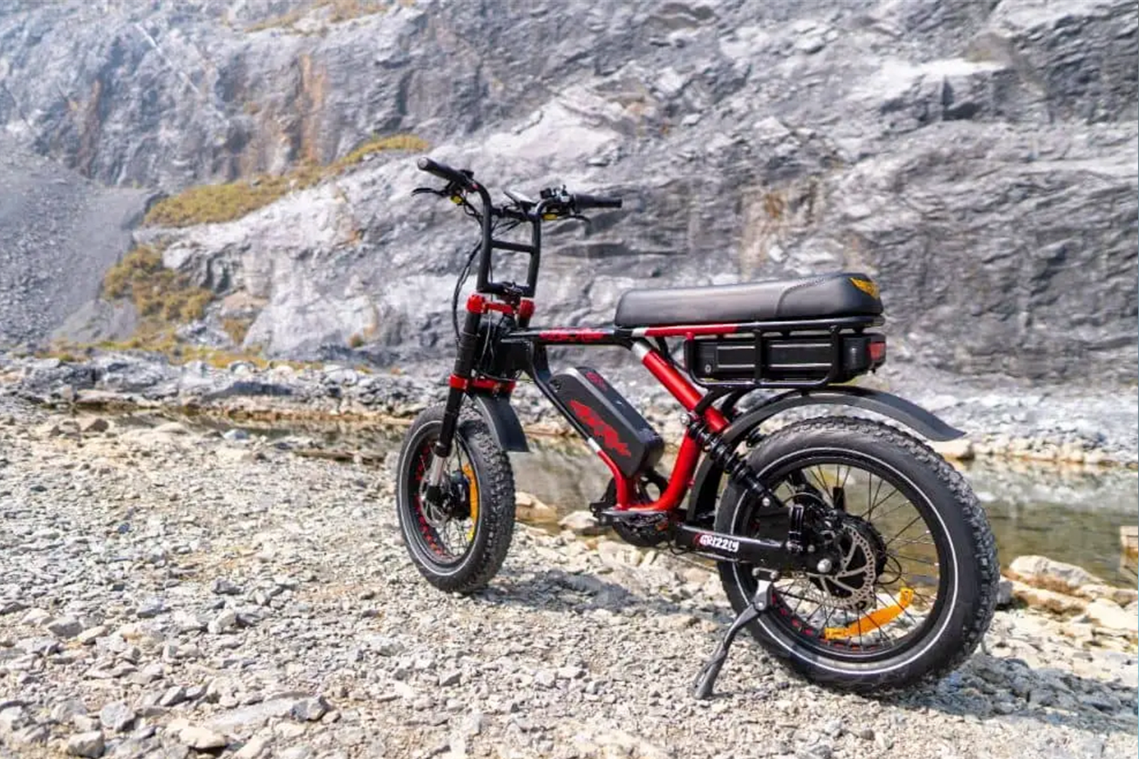 Dual motor online electric bicycle