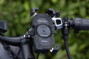 Universal smartphone bike mount compatible with devices ranging from 3.5 to 6.8 inches.